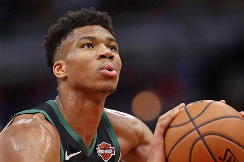 Learn to pronounce Giannis Antetokounmpo. His name is not a joke..